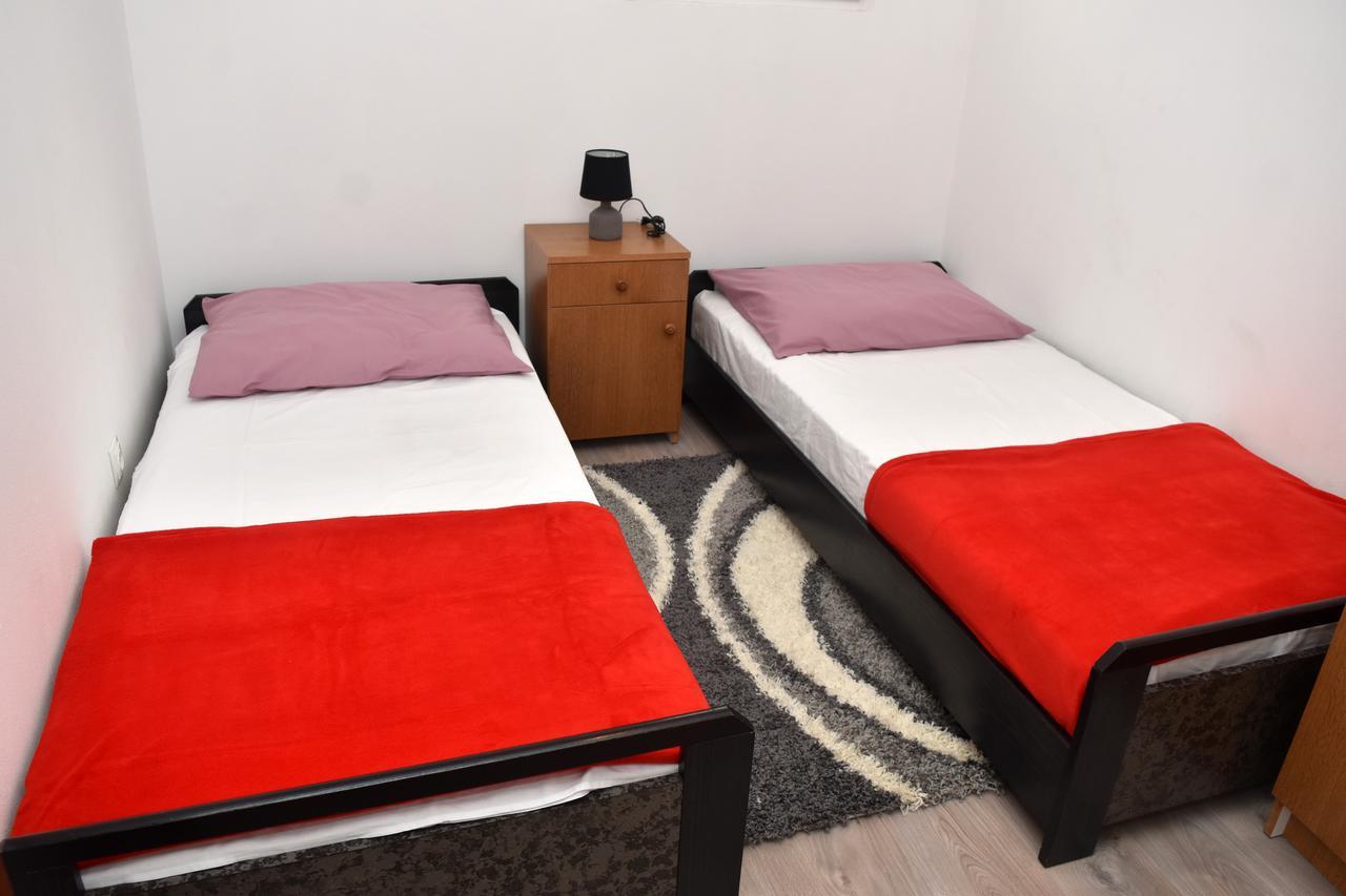 Apartments Oresic วีร์ ภายนอก รูปภาพ
