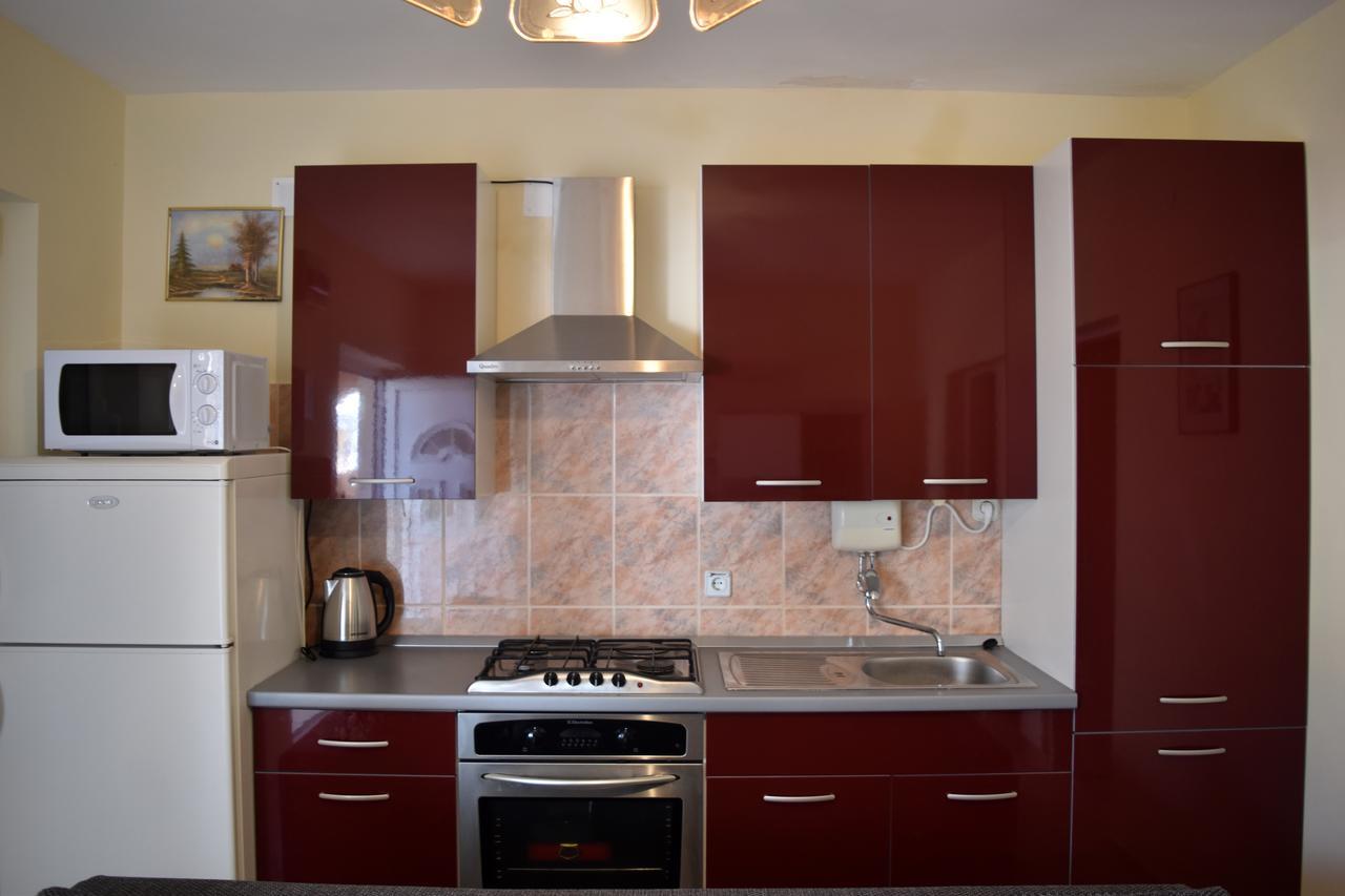 Apartments Oresic วีร์ ภายนอก รูปภาพ