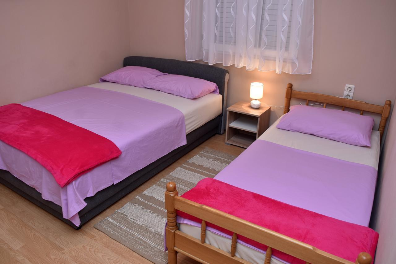 Apartments Oresic วีร์ ภายนอก รูปภาพ