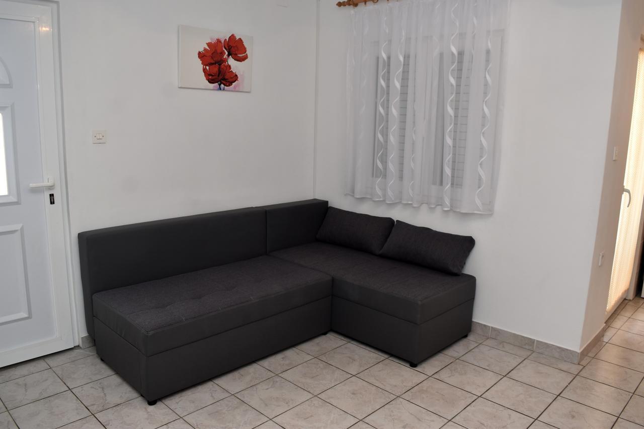 Apartments Oresic วีร์ ภายนอก รูปภาพ