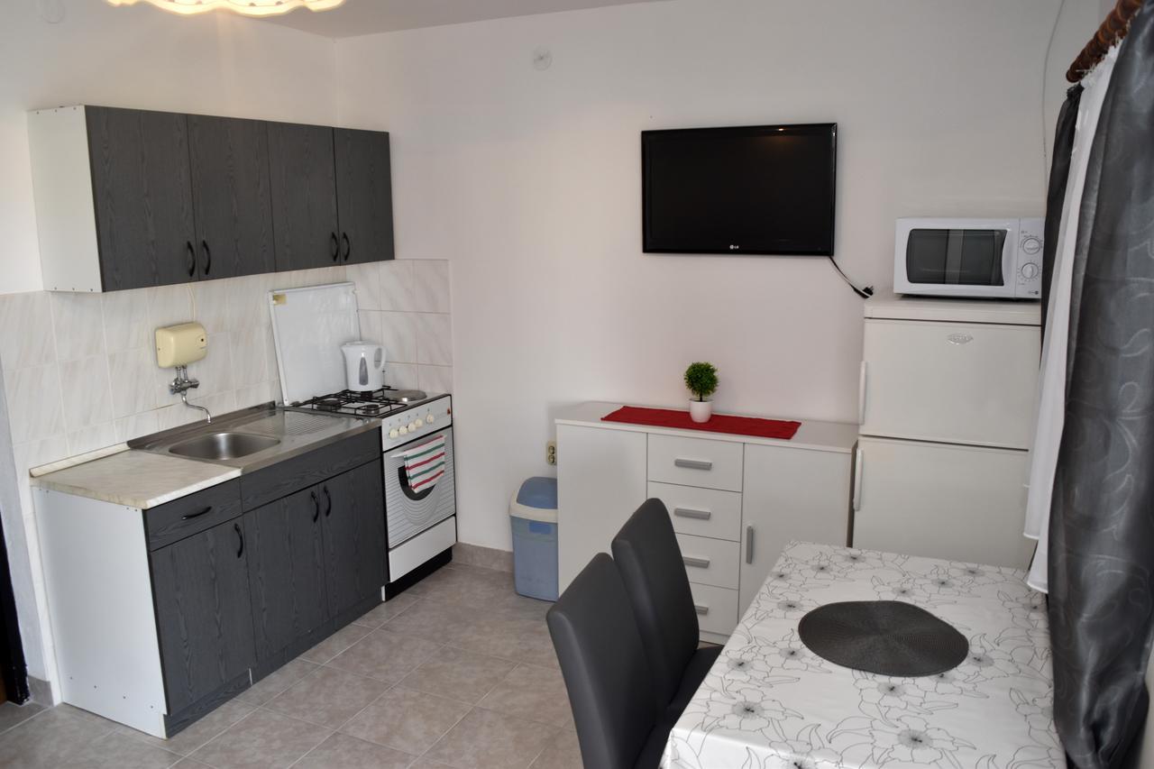 Apartments Oresic วีร์ ภายนอก รูปภาพ