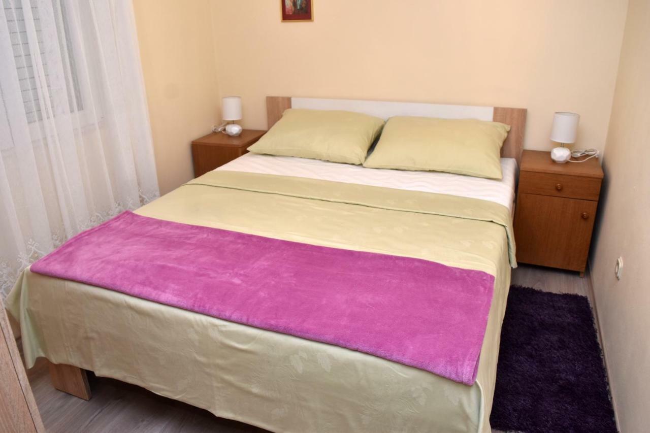 Apartments Oresic วีร์ ภายนอก รูปภาพ